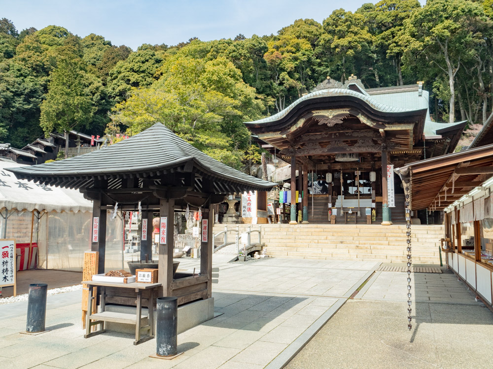 由加神社本宮：境内