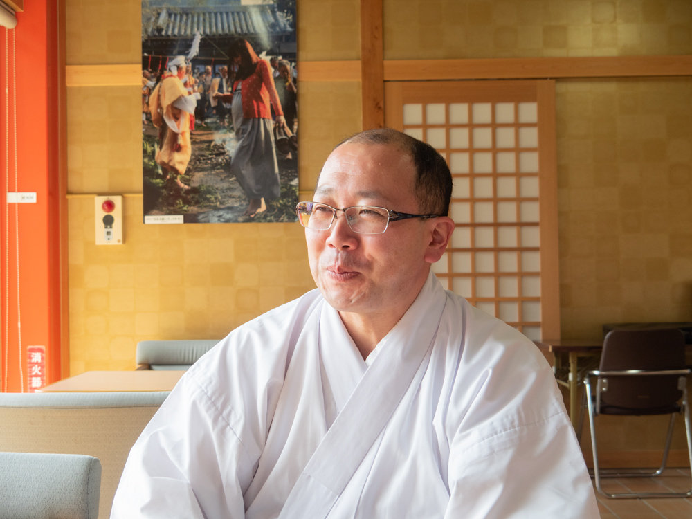 Yuga Shrine Honmiya: Assistant Priest Shimozawa Takashi