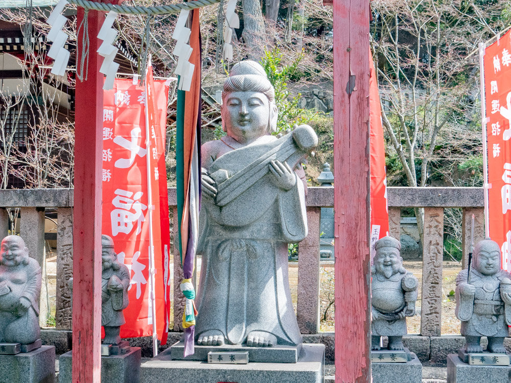 由加神社本宮:銭洗弁財天