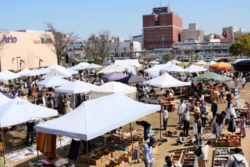 ANTIQUE(アンティーク)ノミノイチ(令和4年3月26日/27日開催) 〜 子供から大人まで楽しめる大規模な蚤の市で、掘り出し物を見つけよう！