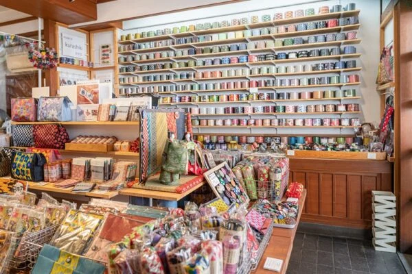 FLAT(フラット)倉敷美観地区店 ～ ハンドメイドにお土産に、畳縁＆畳縁雑貨に出会えるお店