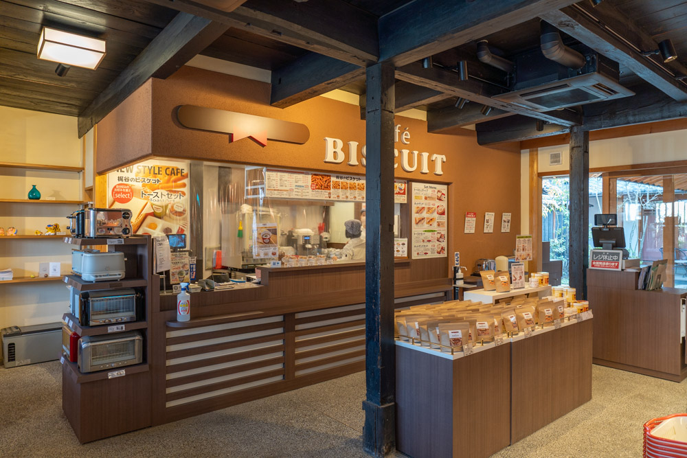 café BISCUIT(カフェビスキュイ)の店内