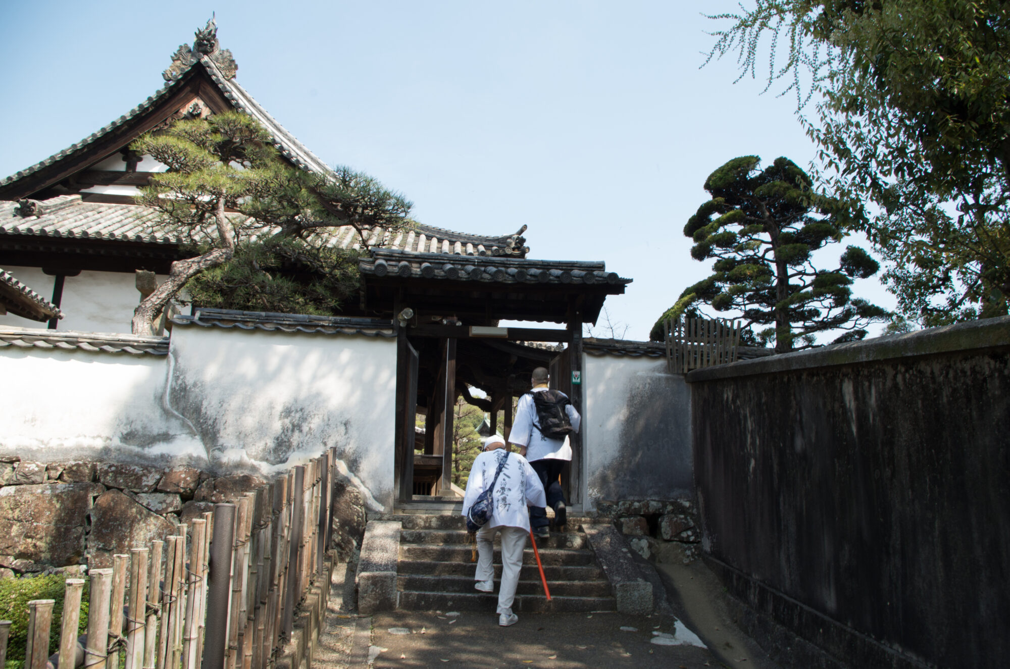 歓龍寺(西側)