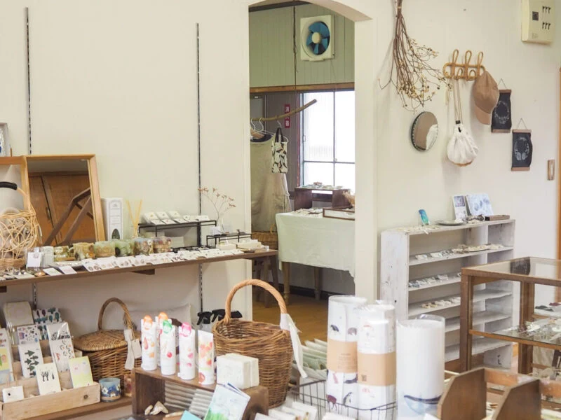ZAKKA MOKO ～ 店主の“いいな”が詰まった、岡山県外のハンドメイド作品が集まる雑貨屋