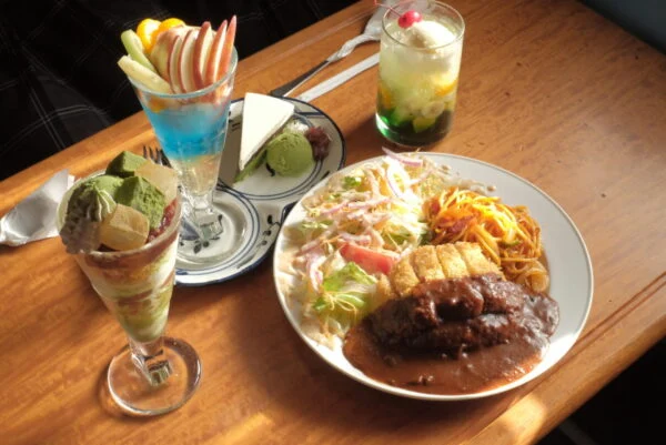 サンレモン 〜 大きなレモンのオブジェが目印の喫茶店