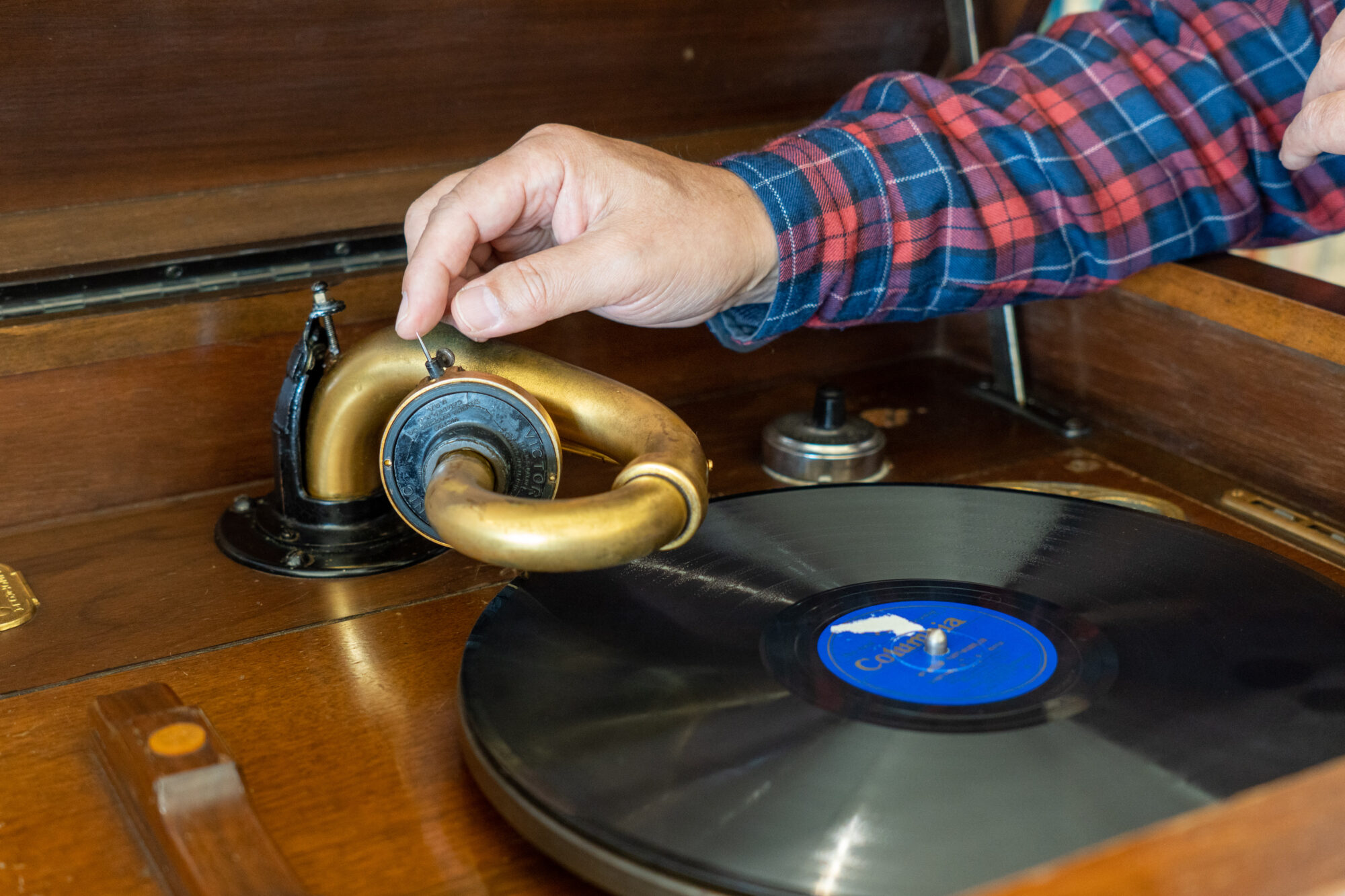 Victrola 8-60(ヴィクトローラ)で再生