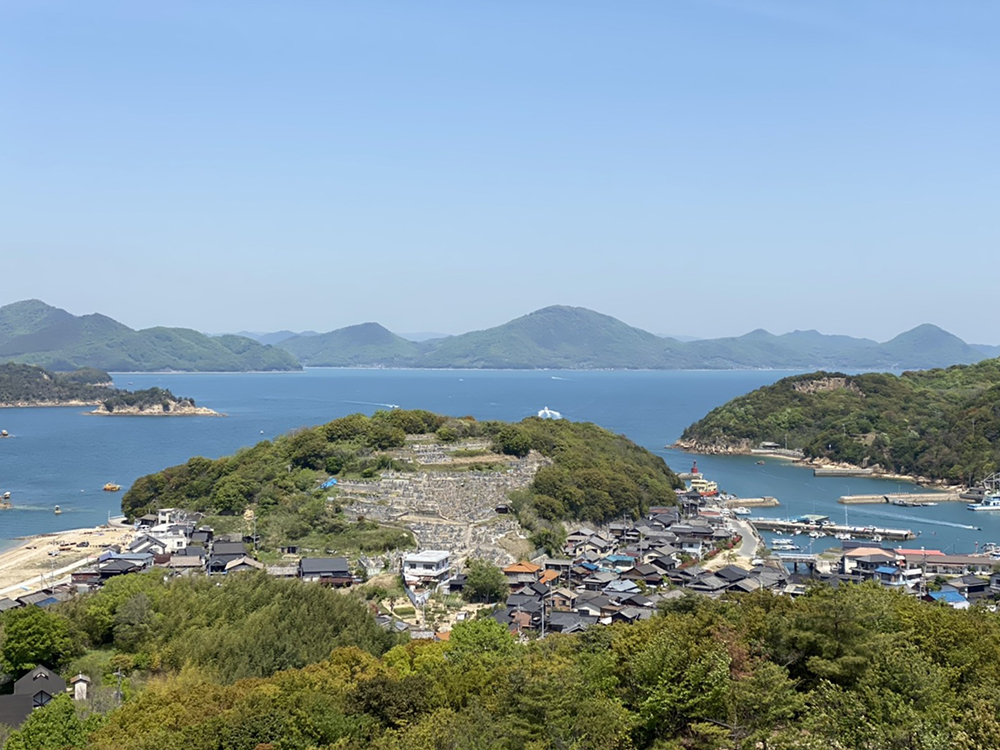 白石島 ~ 海水浴・トレッキング 自然を肌で感じ、自分と向き合える島