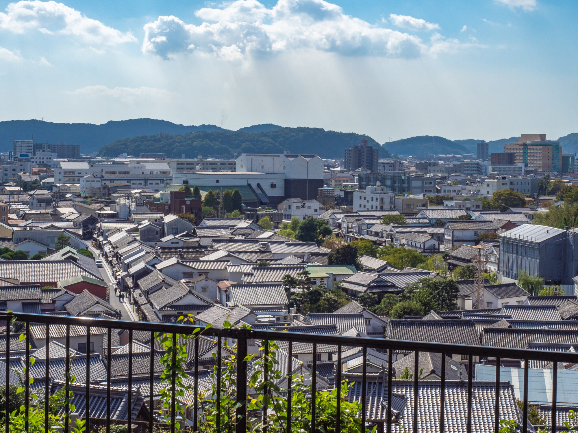 手水舎西側からの眺望