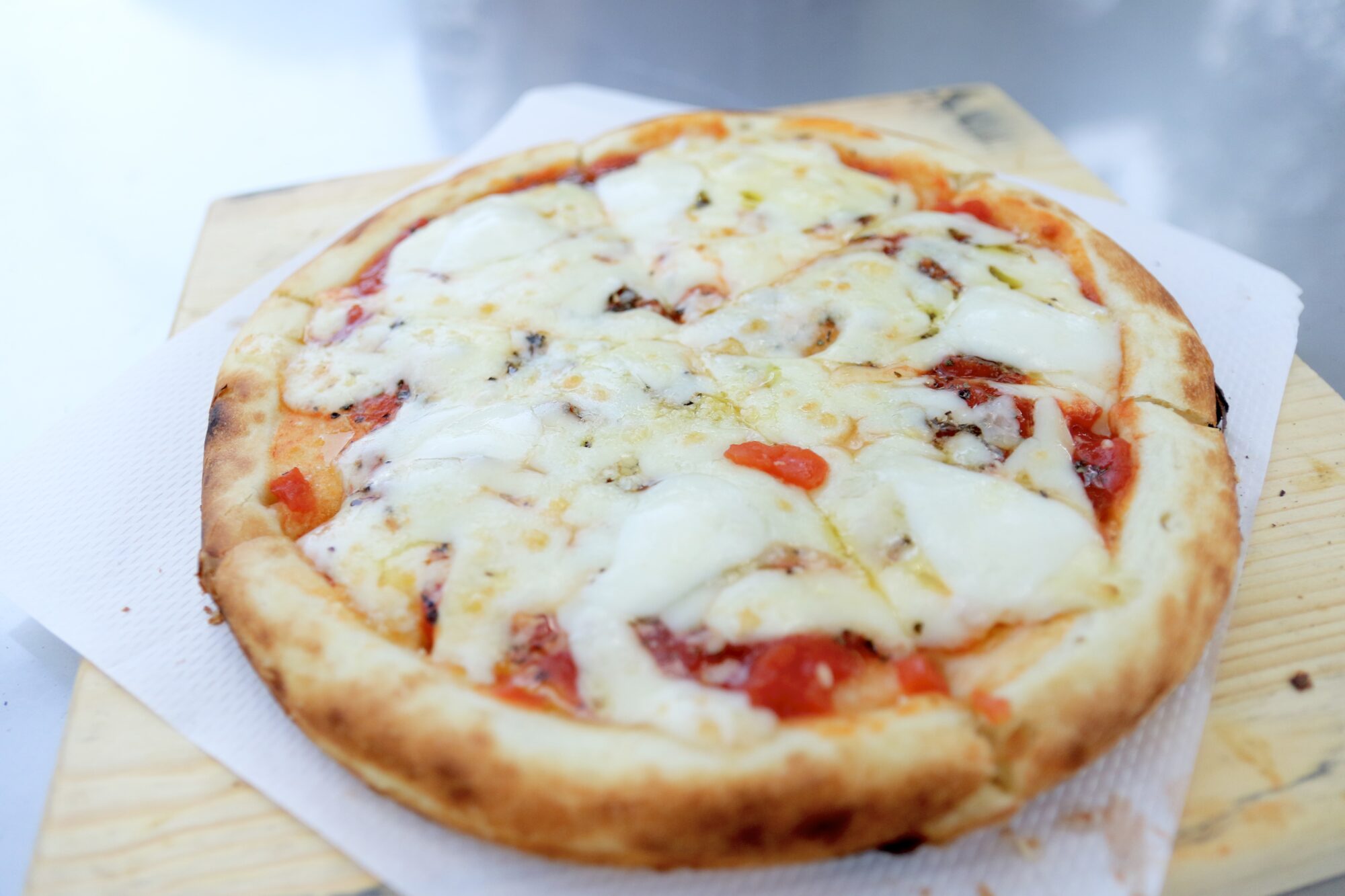 キッチンカーで購入したマルゲリータ
