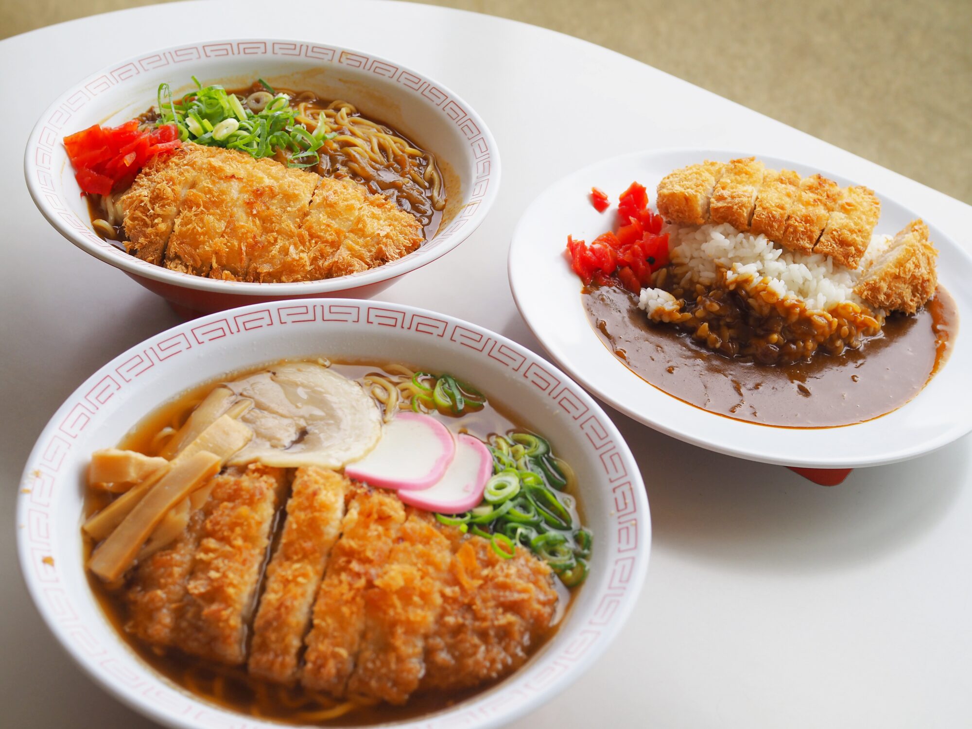 「カツ三兄弟」として売られているゲン担ぎメニューも人気
