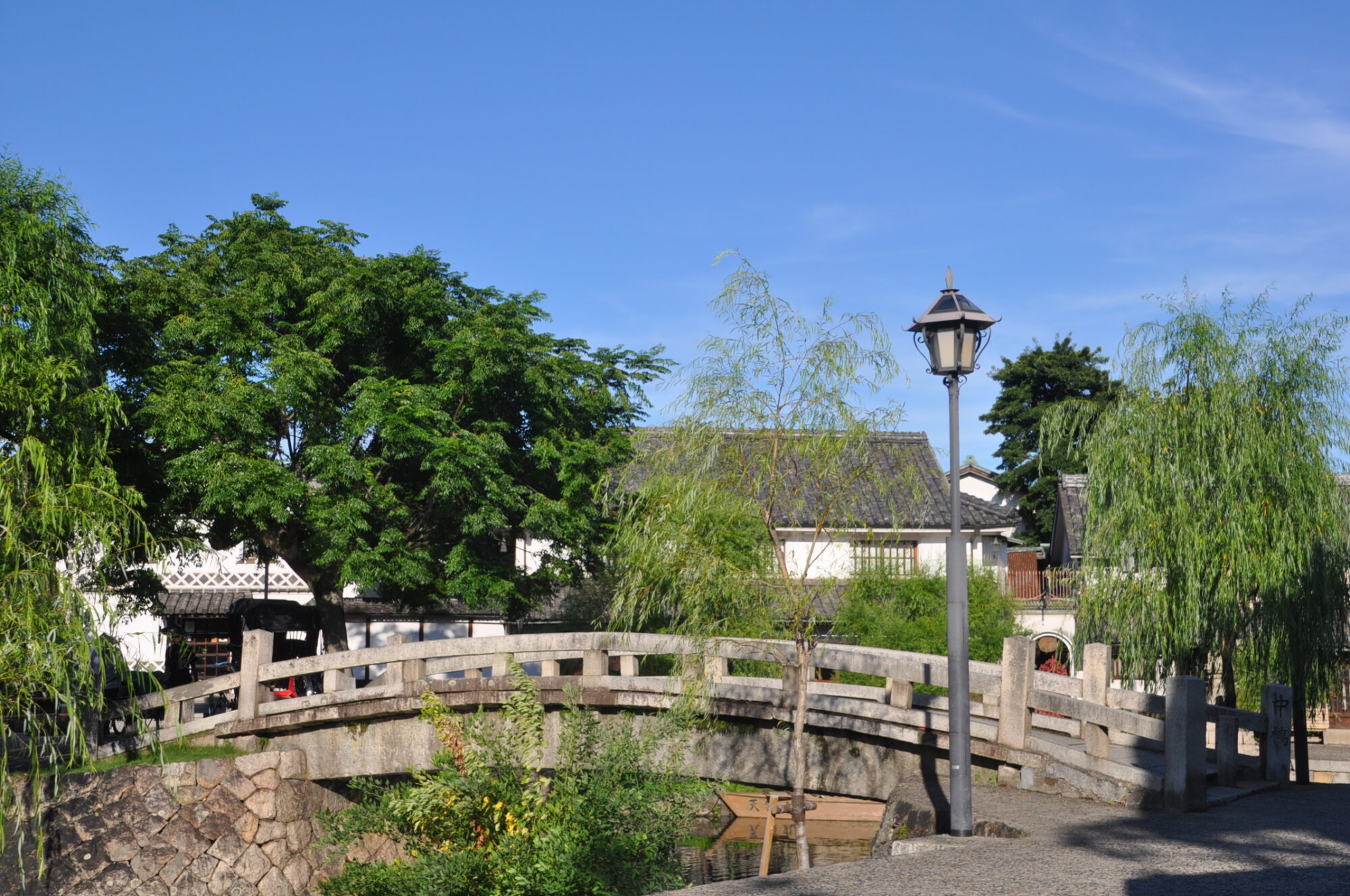 倉敷美観地区 中橋と街灯