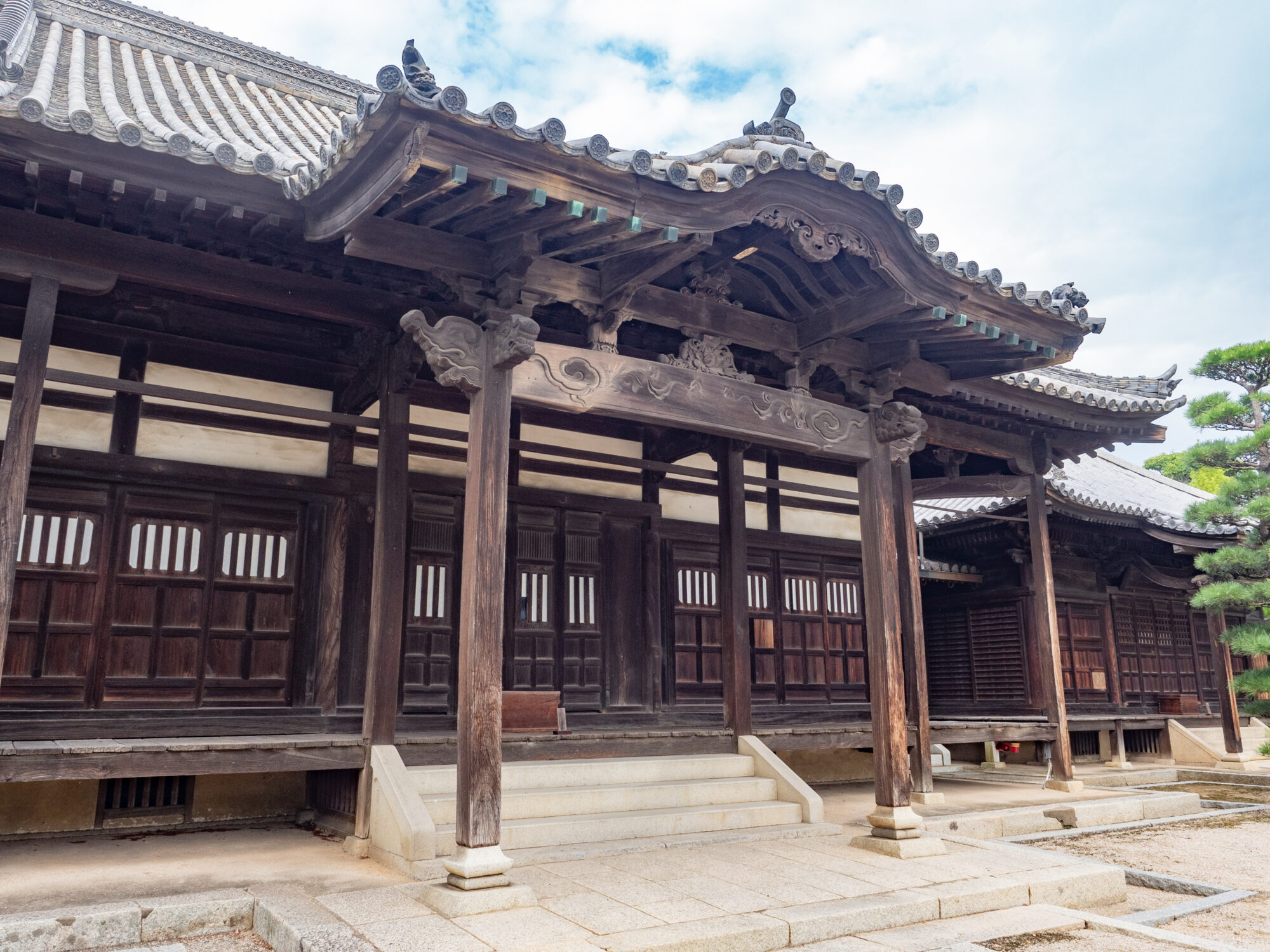 観龍寺：本堂