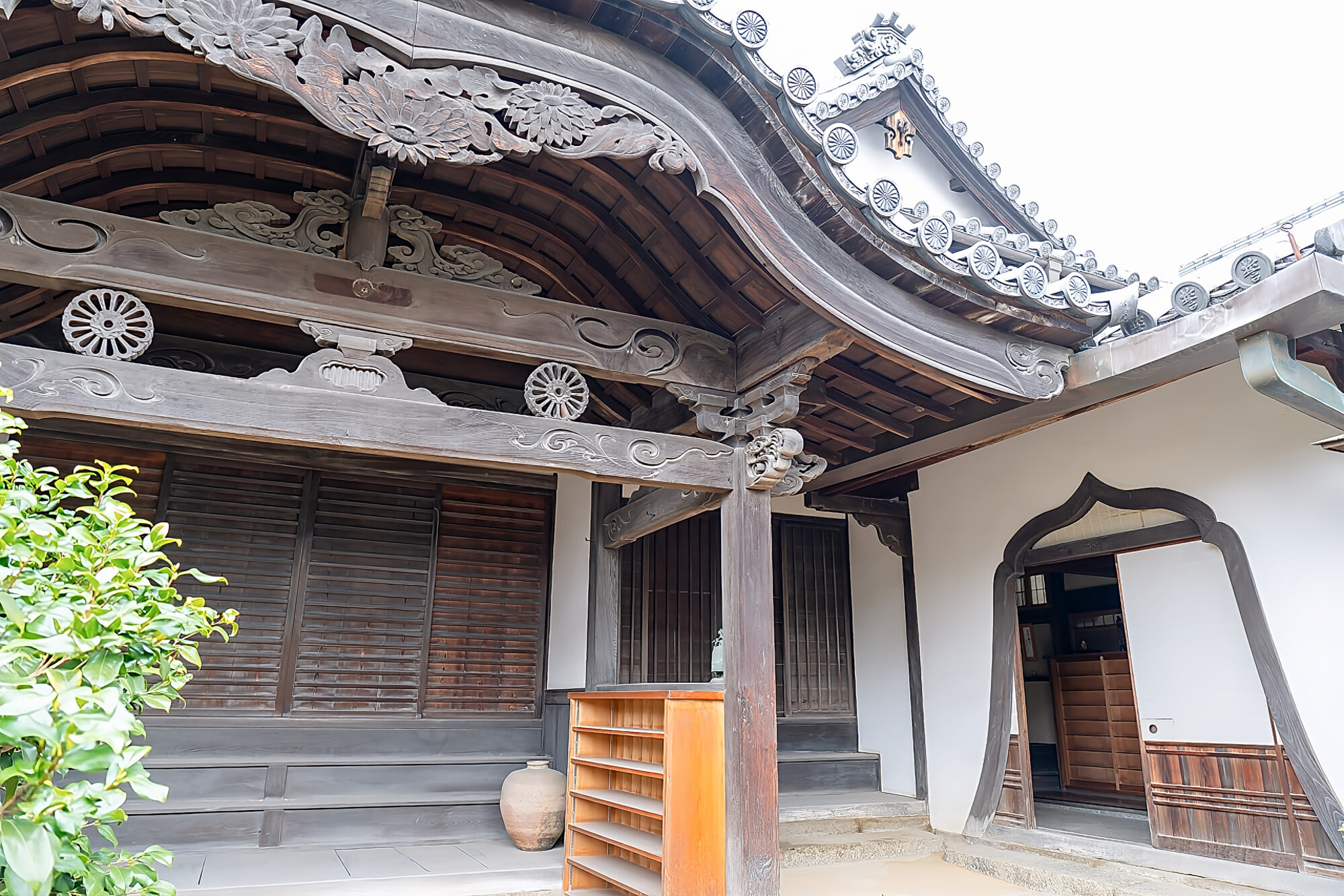 誓願寺 本堂玄関