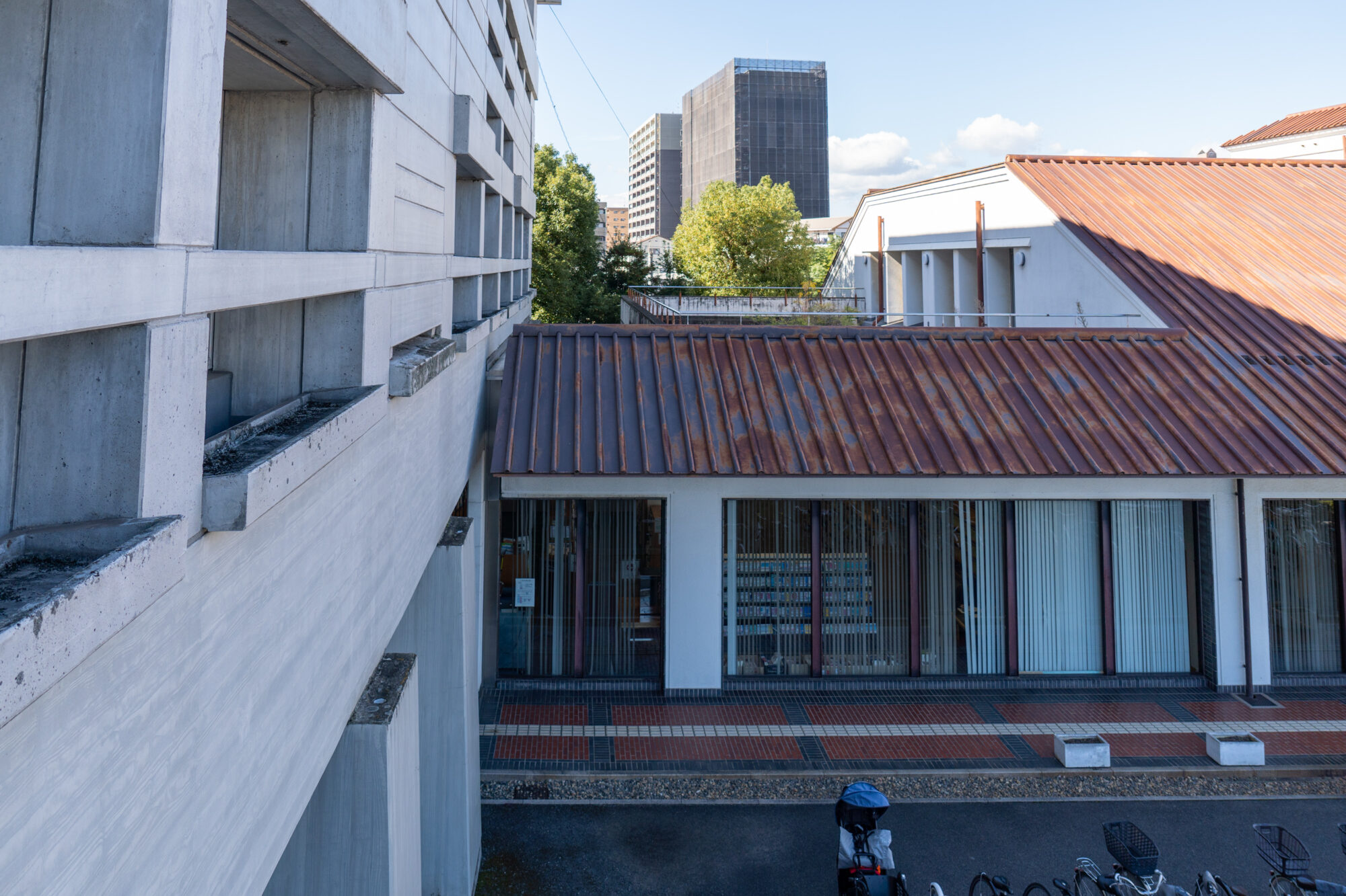 中央図書館との接続部分