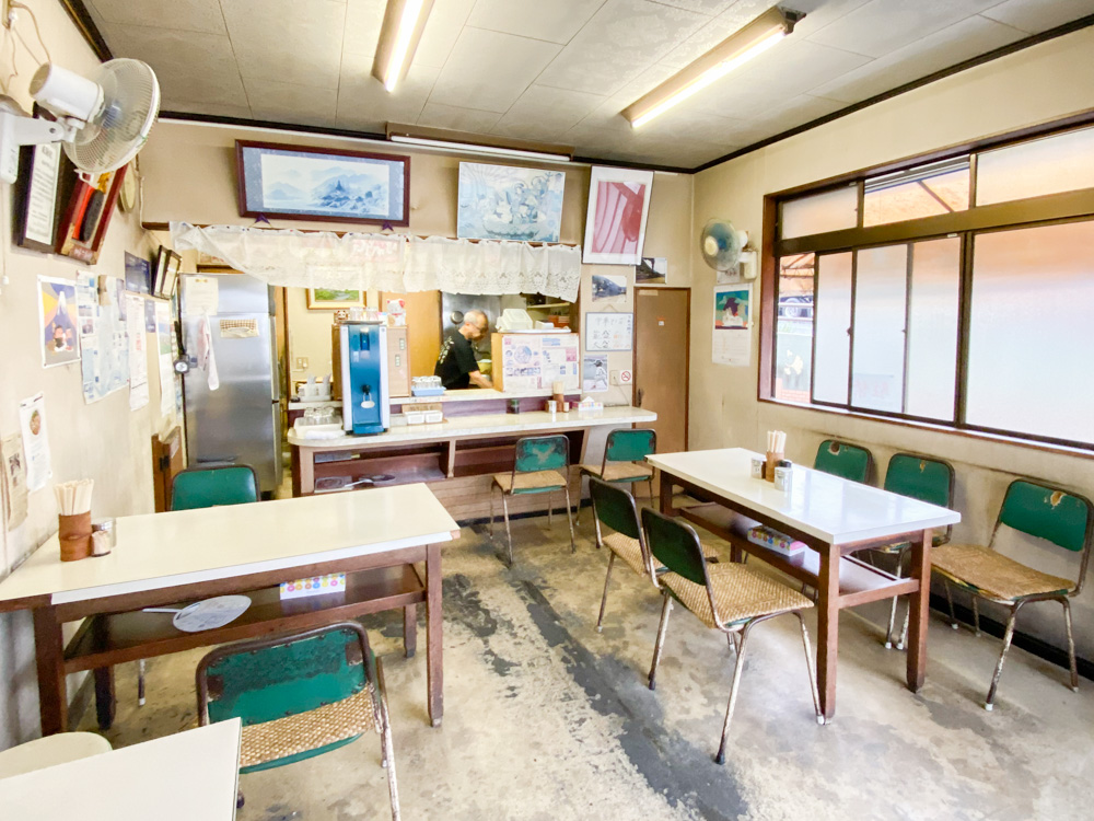 坂本：店内のようす