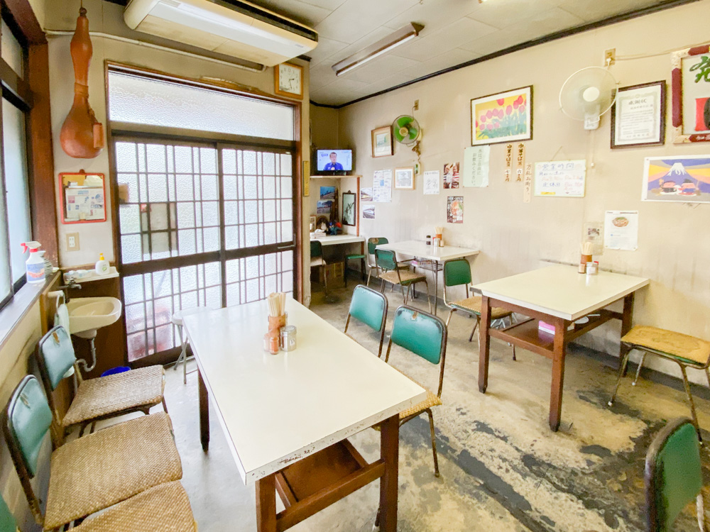 坂本：店内のようす