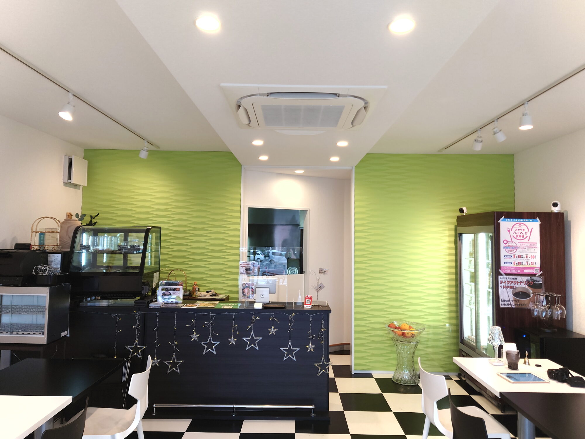 店内①