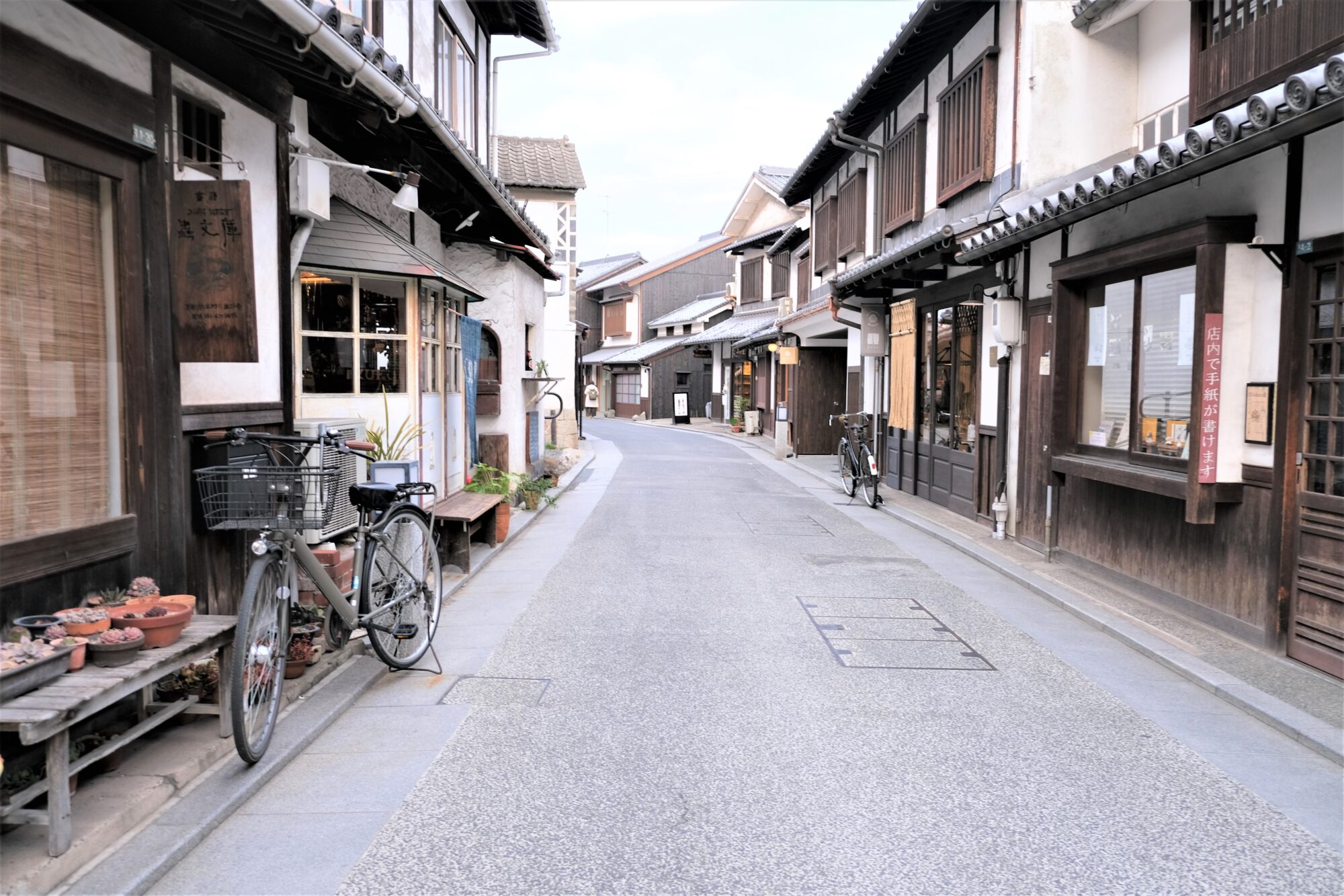 Nyochikudo is located at the edge of the Bikan Historical Area.