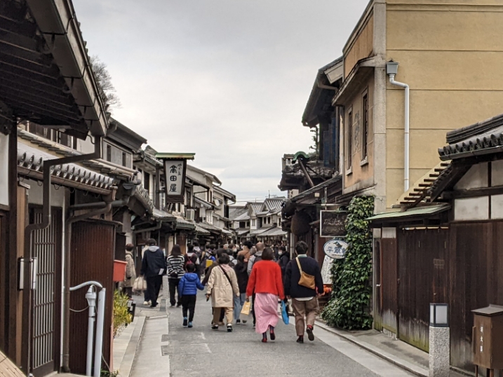 にぎわう美観地区