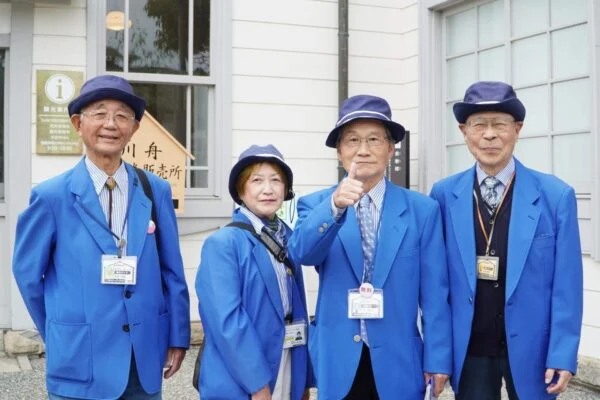 倉敷地区ウェルカム観光ガイド連絡会 ～ 目印は青い帽子。ボランティアだけれどガイドはプロ。ツアーに参加し、美観地区の旅をより良いものに