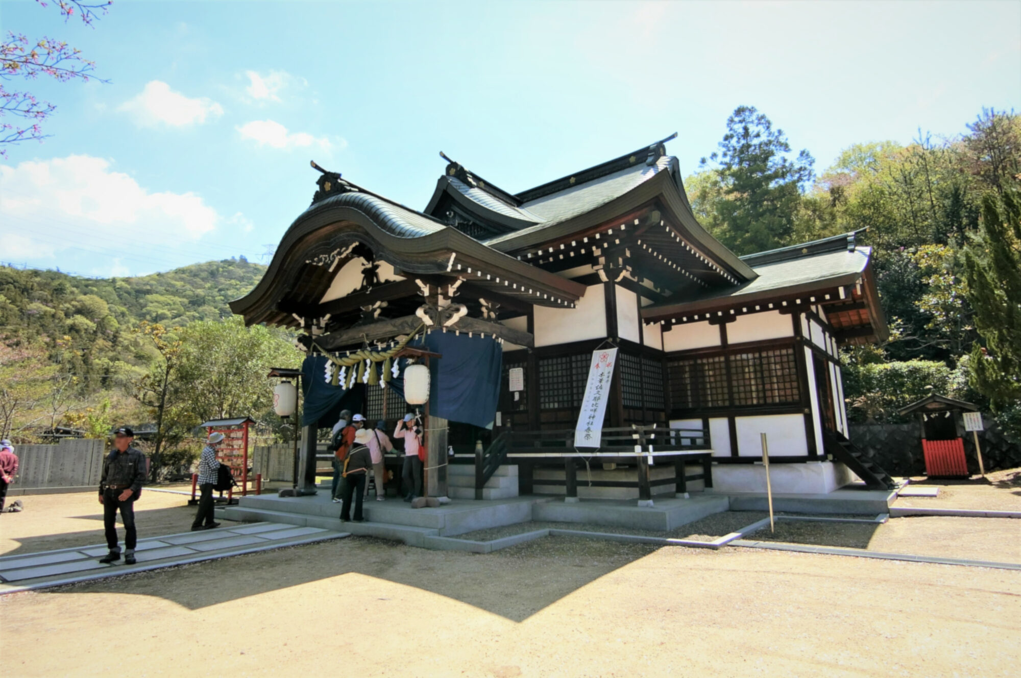 稗田大師堂から木華佐久耶比咩神社