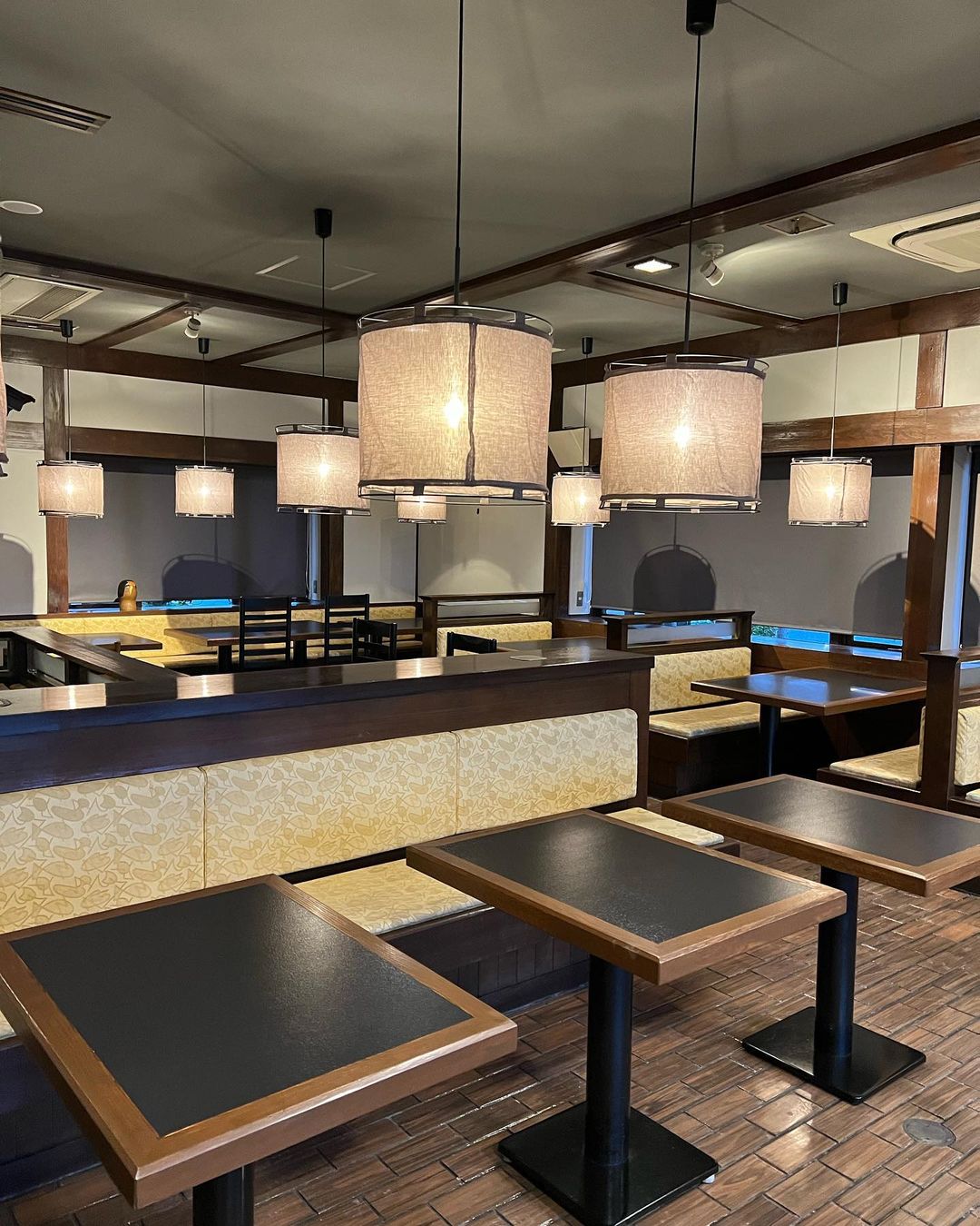 鴨方店の店内(写真提供:ベトコンラーメン 倉敷新京)