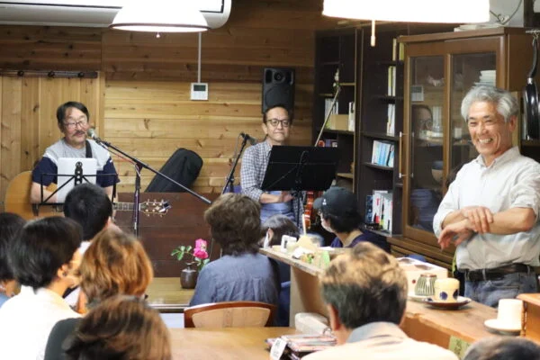 倉敷観音マルシェ（令和5年5月21日開催）～ こだわりの納屋CAFÉで…旬野菜と季節の果物…たまには音楽を楽しもう
