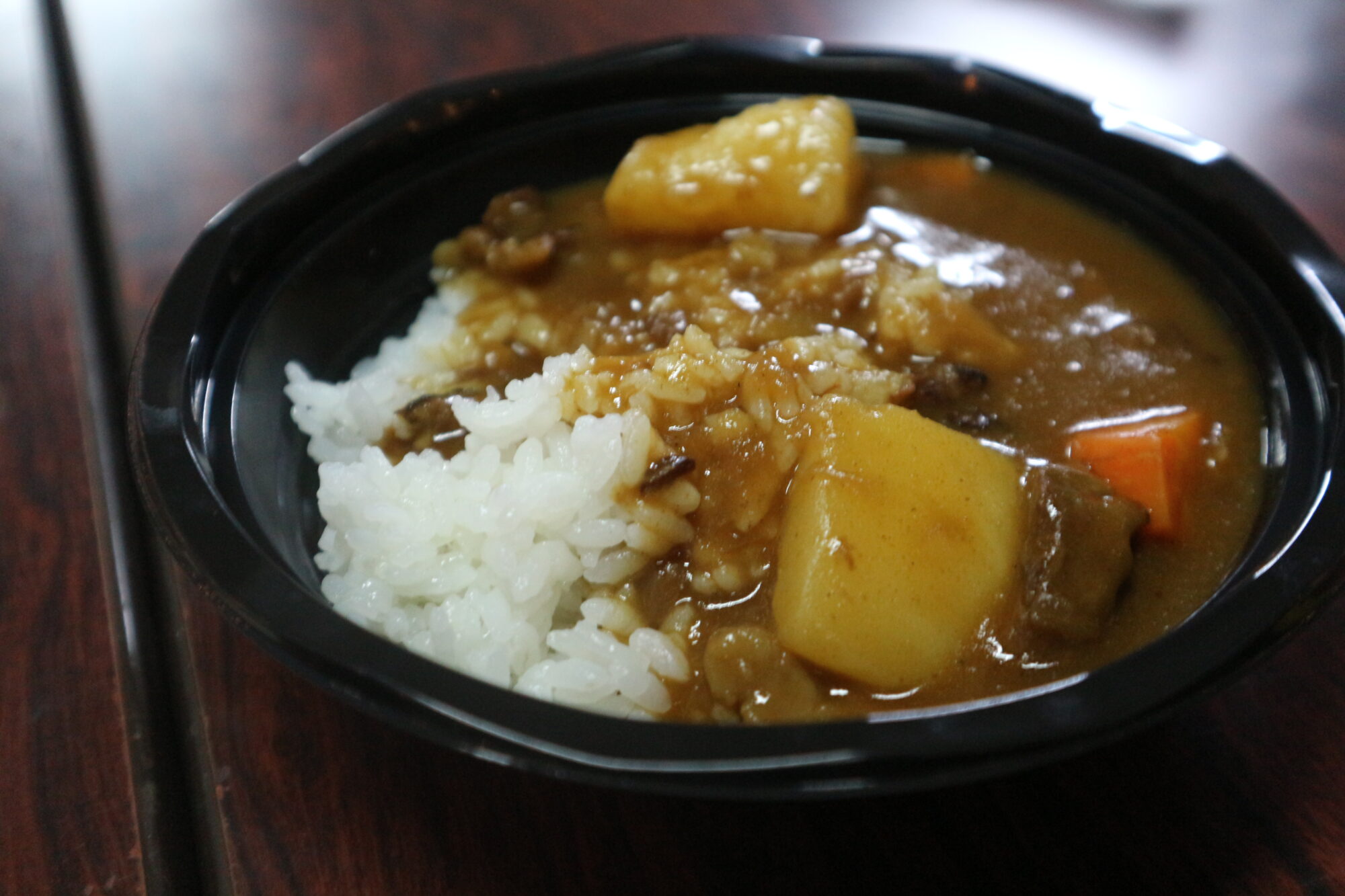 筆者が下津井酒場のシメに選んだカレー