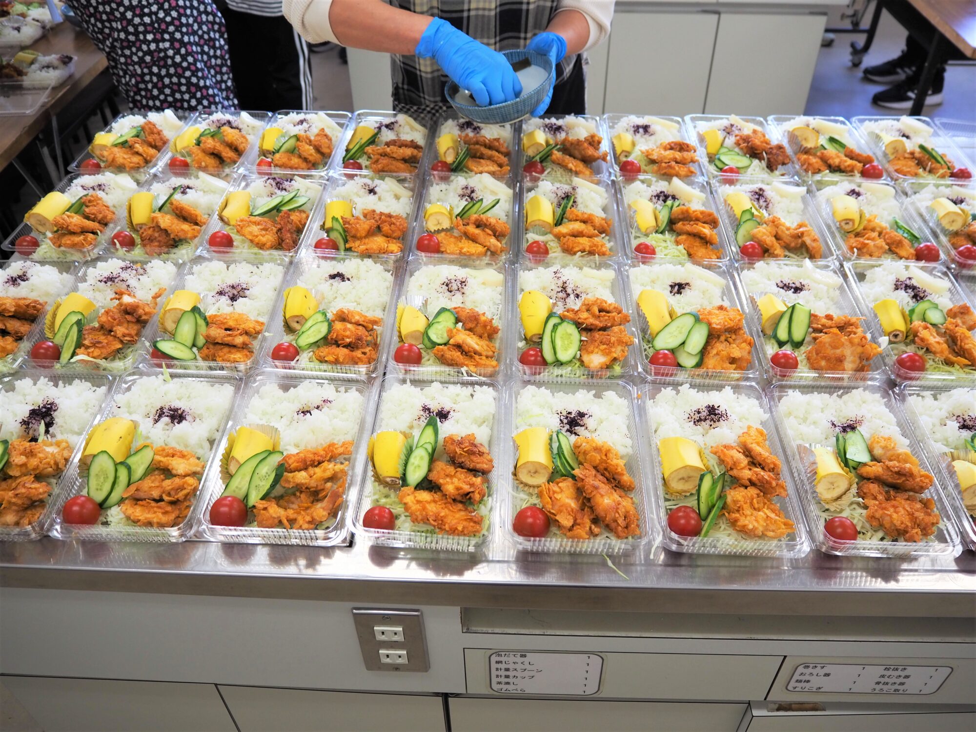 目玉のチキンカツ弁当