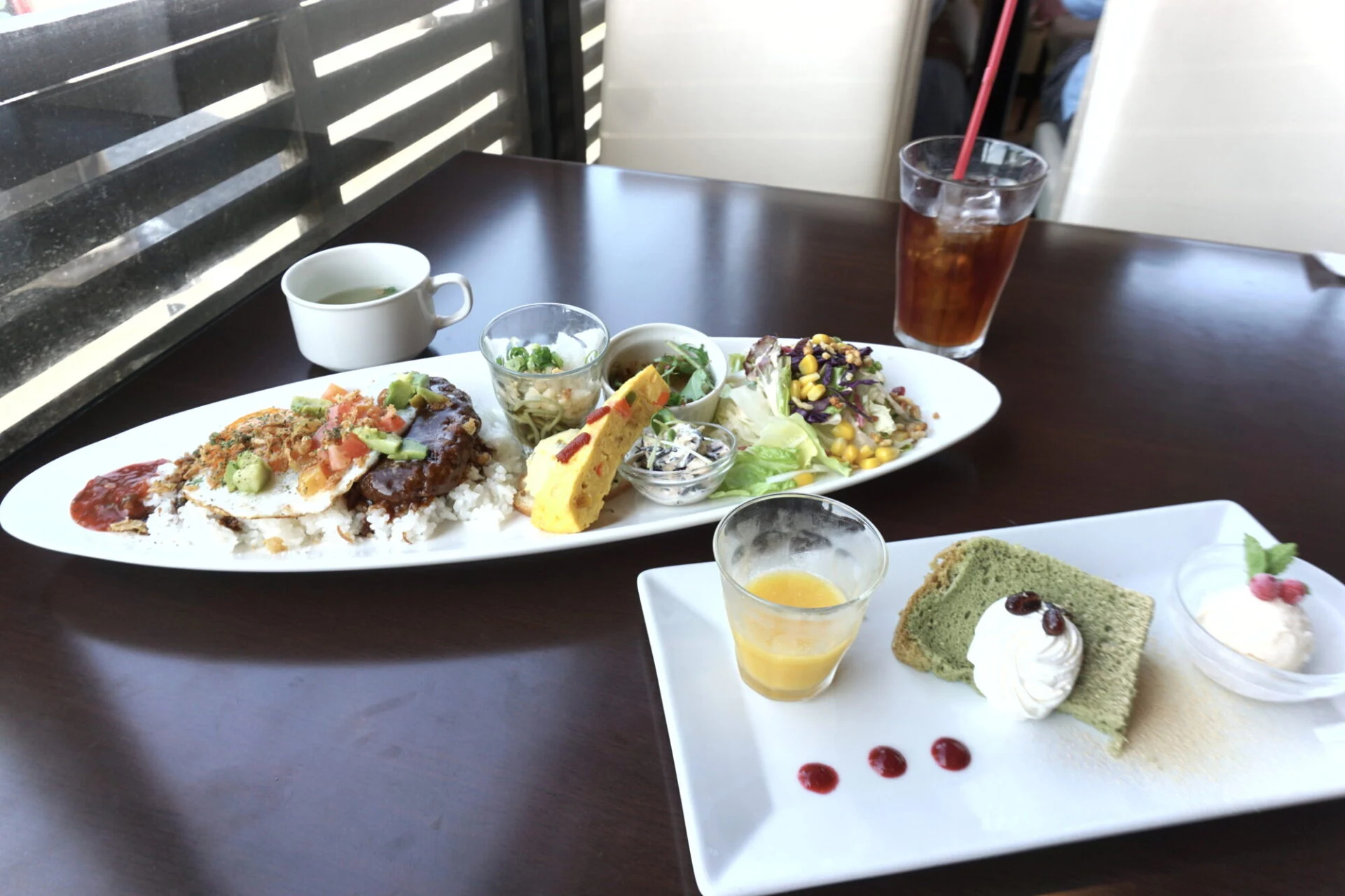 Mark ole Cafe（マークオーレカフェ）～ 旬の野菜を使ったランチや地元の果物を使ったデザートを味わえる玉島の開放感あふれるカフェ