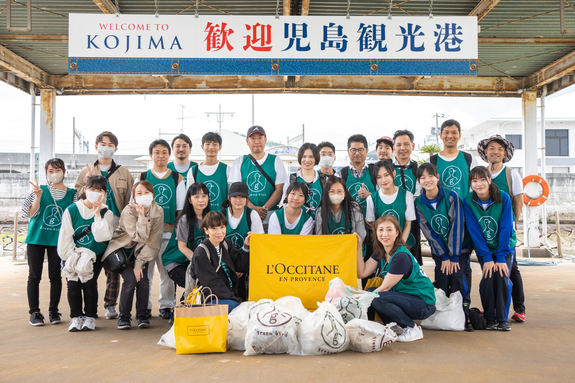 児島港で集合写真