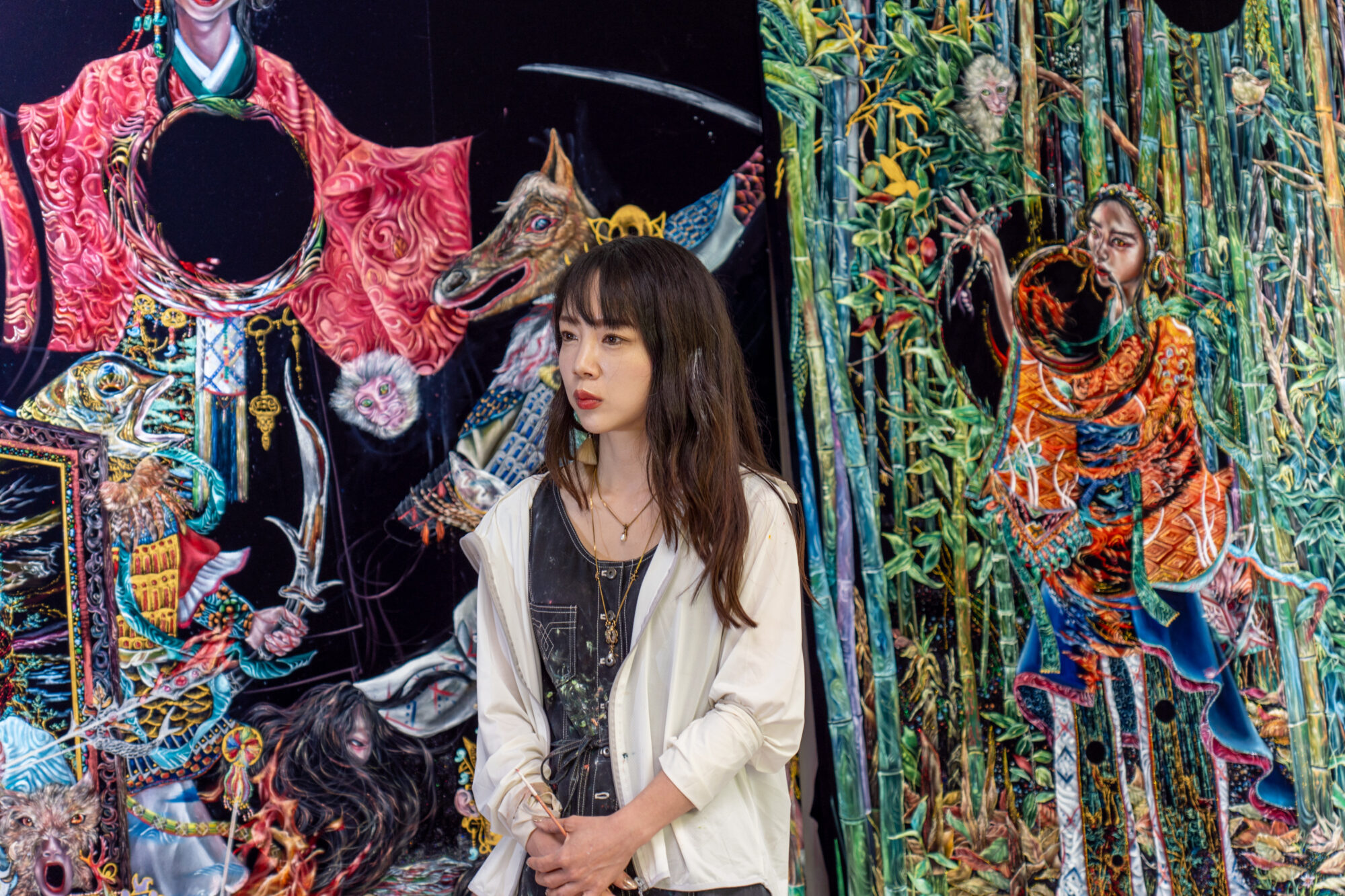 取材を受ける谷原菜摘子さん