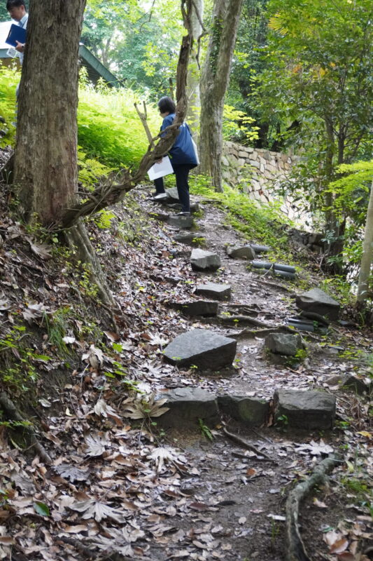 倉敷市酒津の児島虎次郎のアトリエに向かう山道