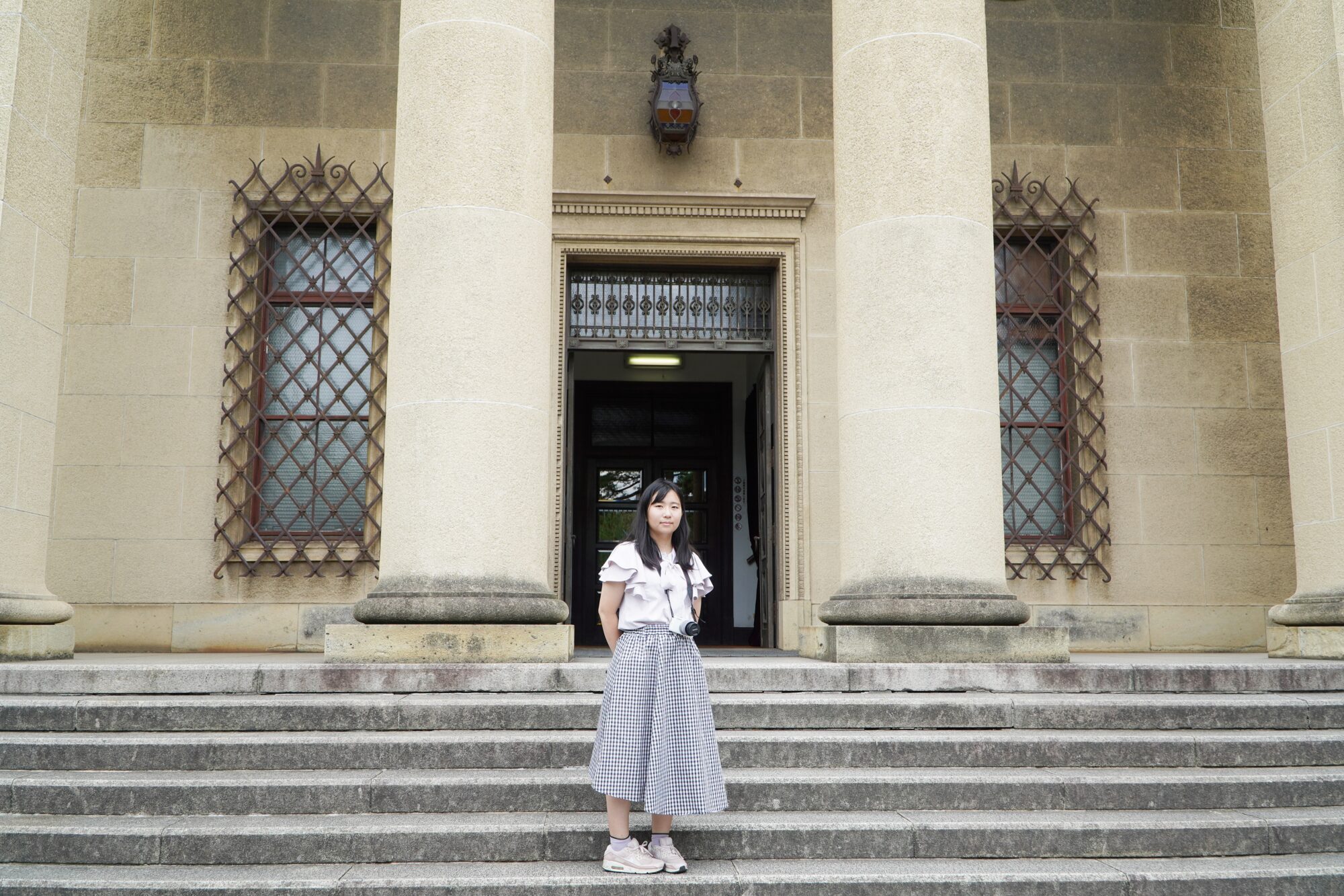 大原美術館の前で記念撮影