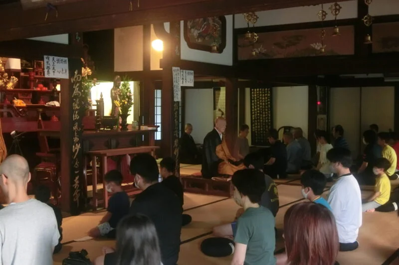 円通寺「暁天坐禅会」
