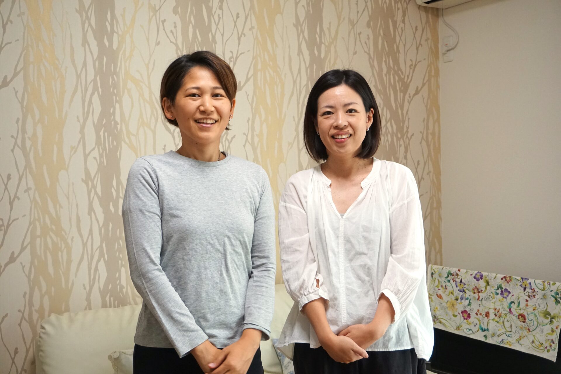 ケアマルシェを機に次のステップへ進む予定のこーみぃさん（左）と、作業療法士/アロマセラピストとして活躍するまきこさん（右）