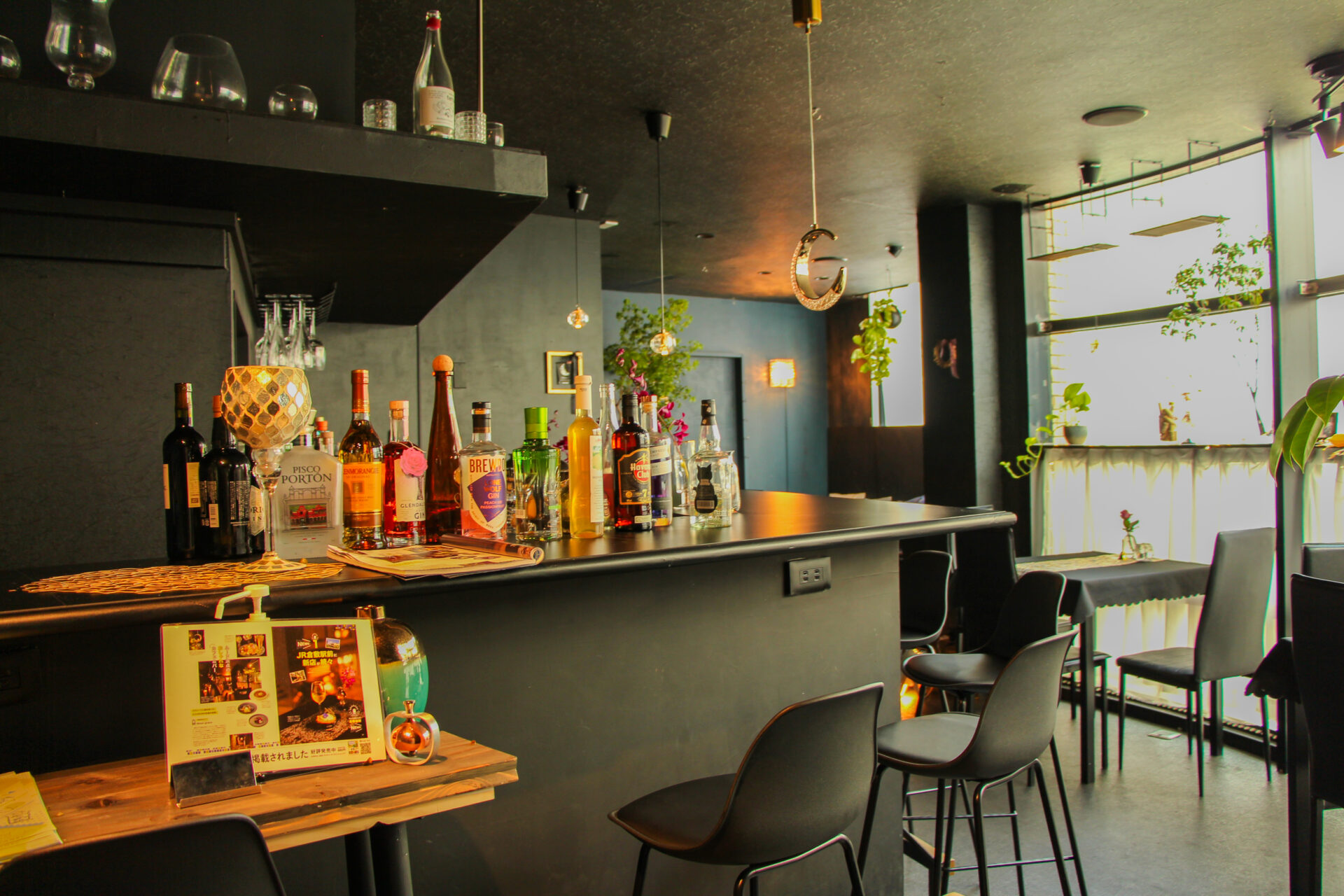 Moon grace店内