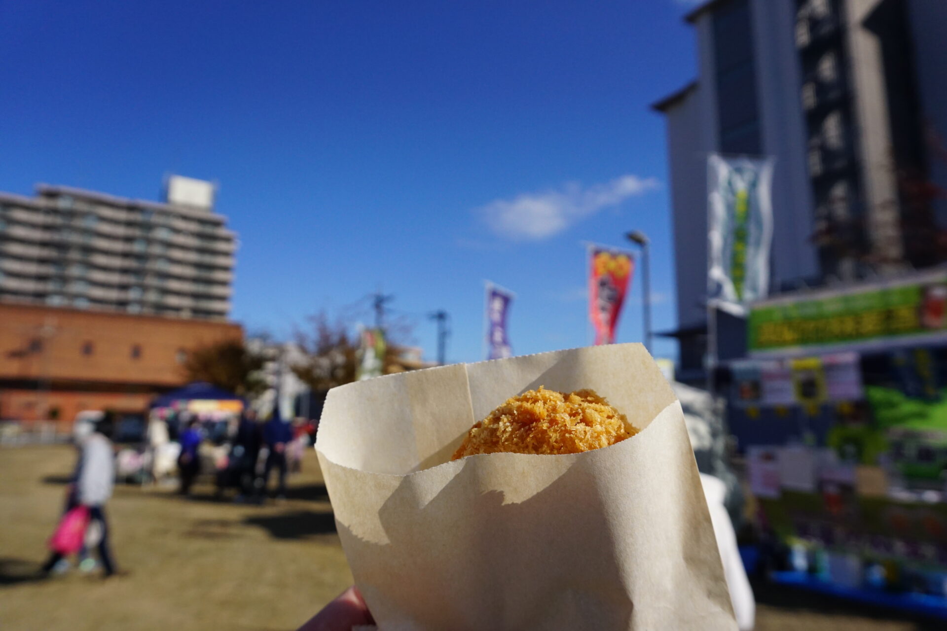 衣も軽やかな串田丸のれんこんコロッケ