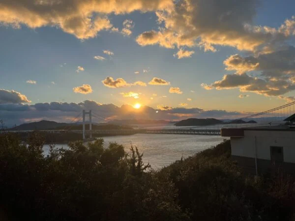 鷲羽山夕景鑑賞バス ～ 児島と下津井の魅力に触れながら、日本の夕陽百選に選ばれた絶景に会いに行こう