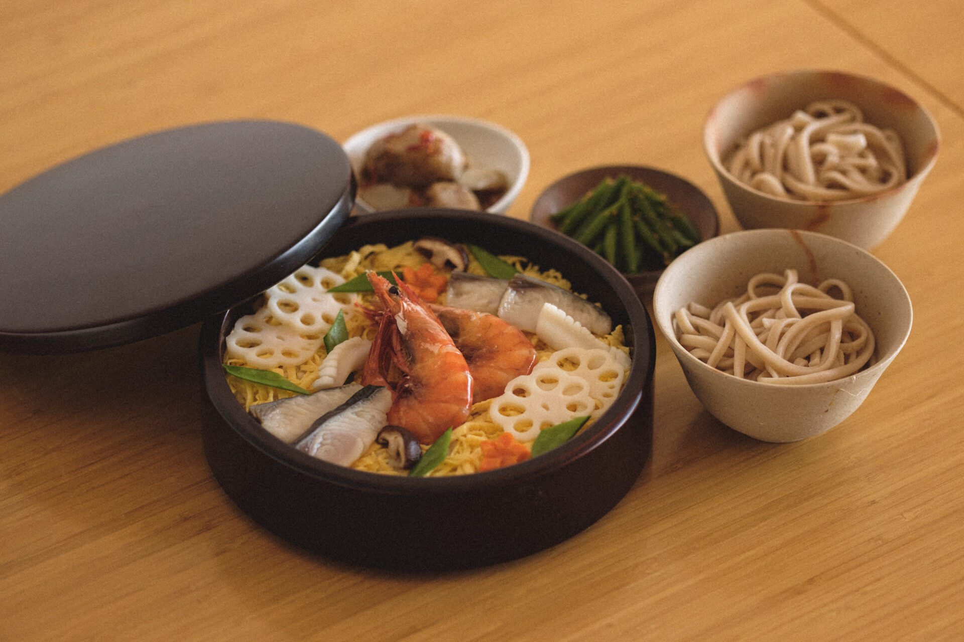 郷土料理のばら寿司（写真提供：DENIM HOUSE BON）