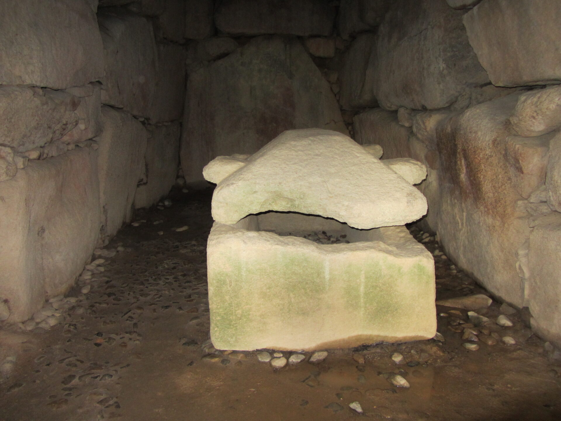 こうもり塚古墳石棺