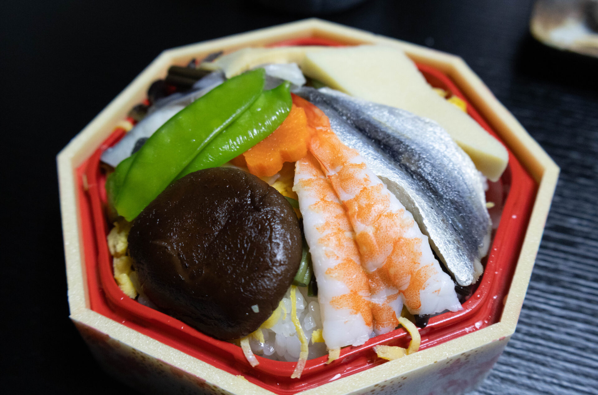 郷土料理のまつりずし