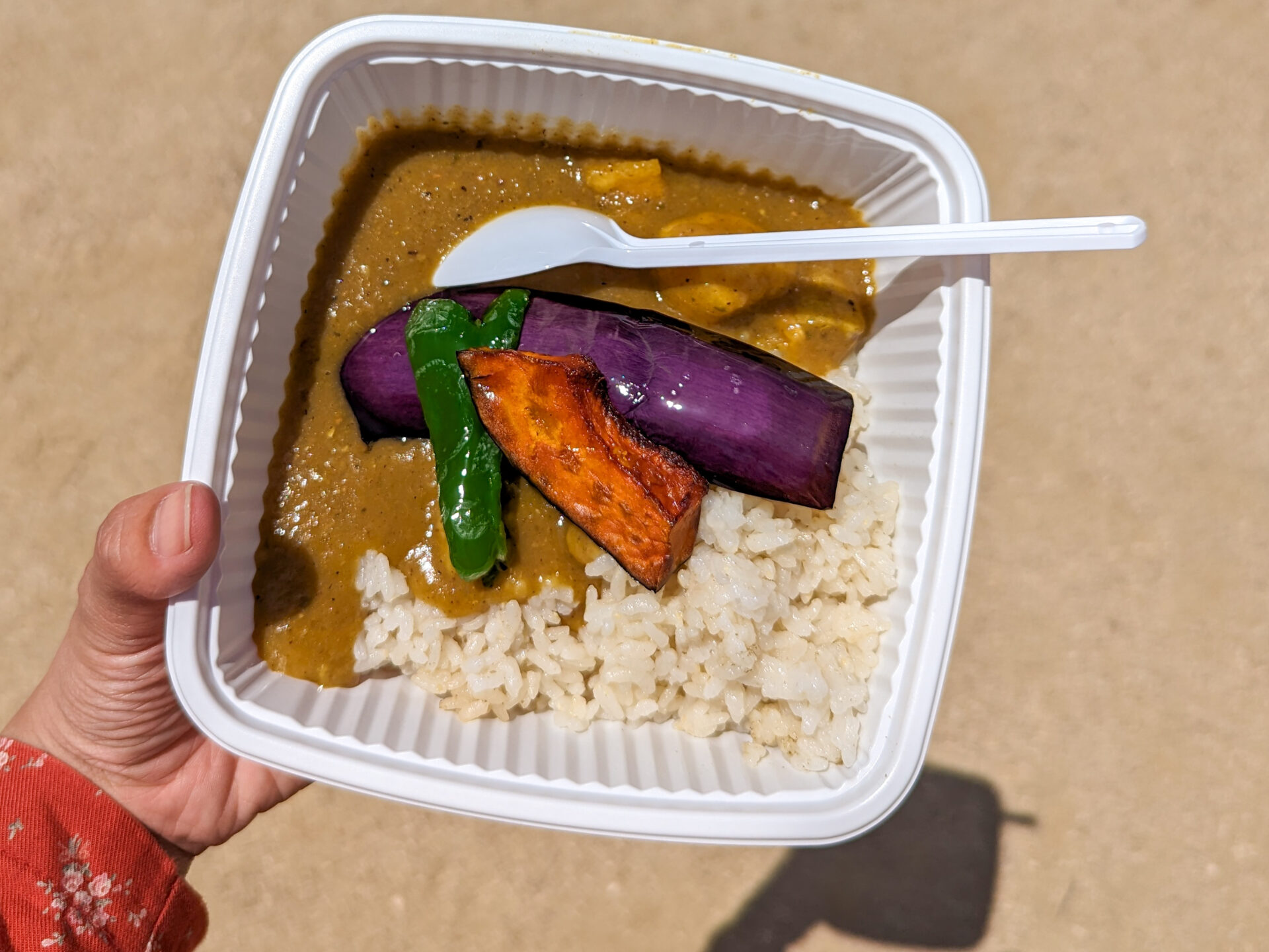 子ども食堂で提供されているカレー