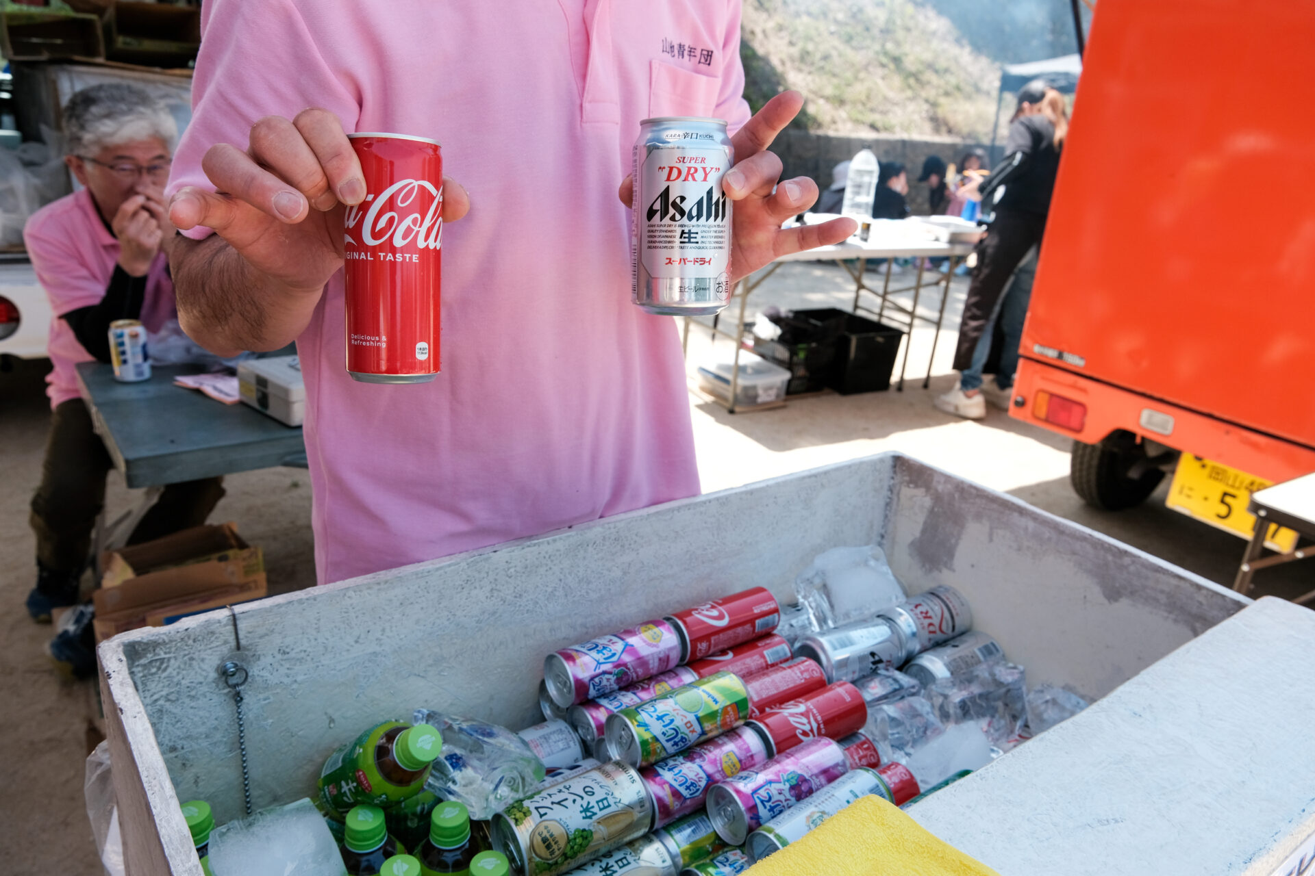 山地青年団はドリンク販売もしていました