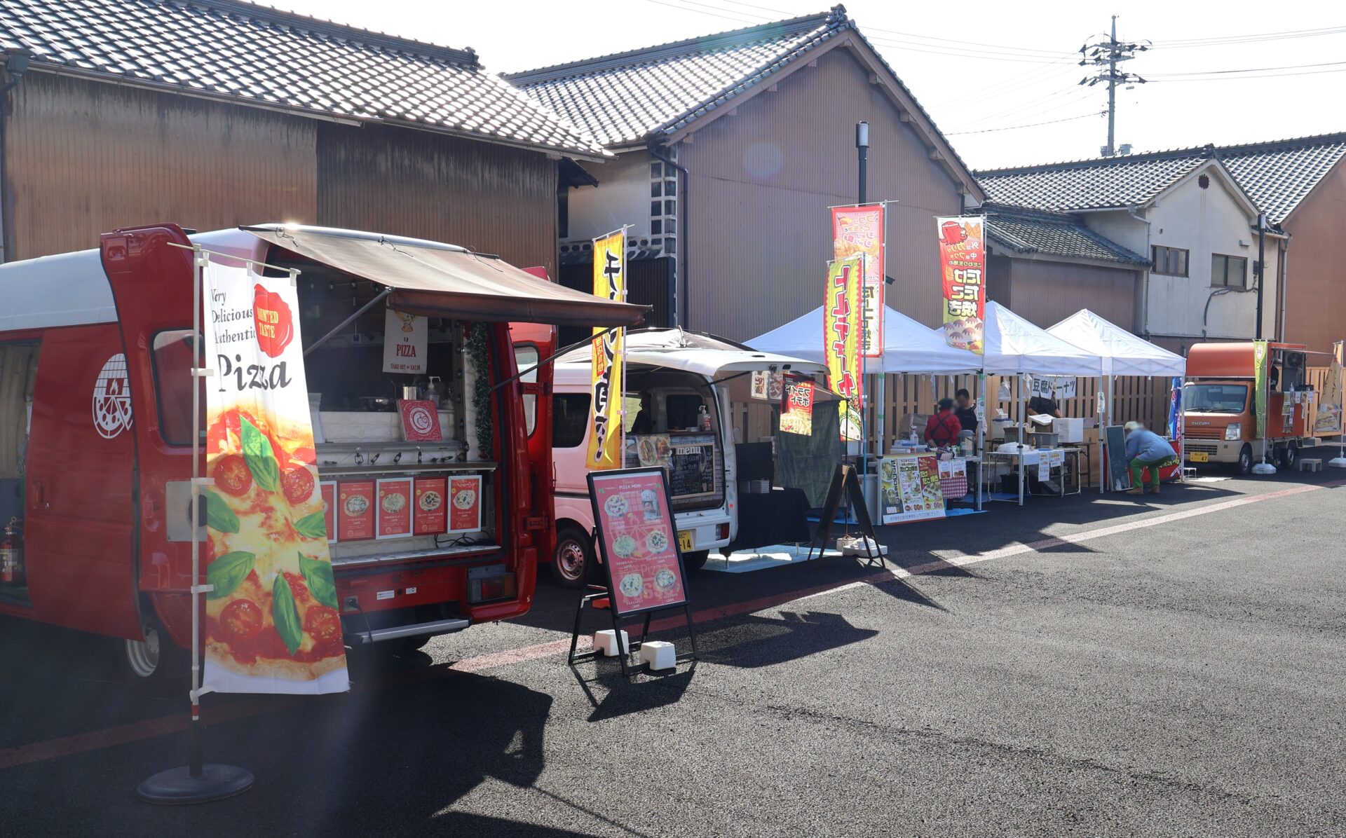 やかげ西町イベント広場、東向き、キッチンカー