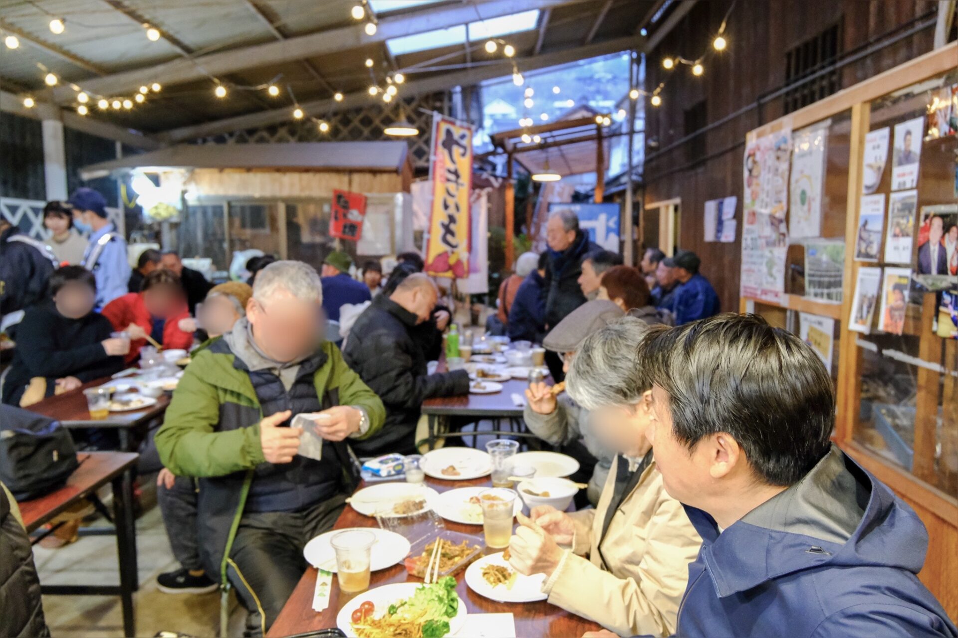 この日は、横丁内で「しもつい酒場」が開催されました