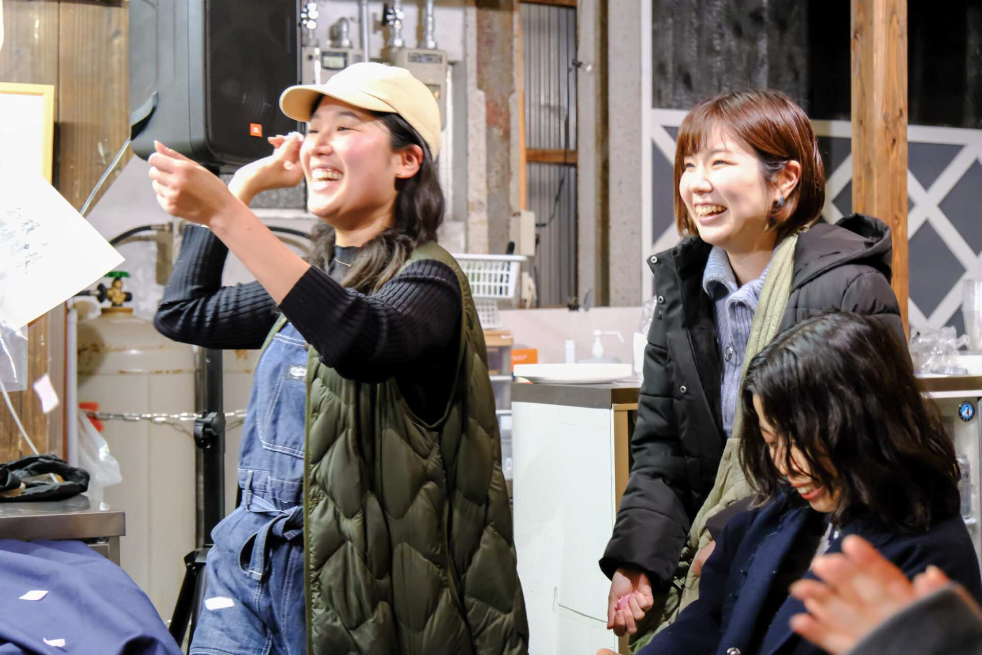 会場を盛り上げる中臣さん