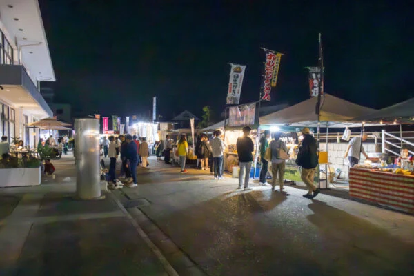 児島港ヨル市（2024年4月20日開催）～ 海を眺めながらクラフトビールをごくり。1日限定の港のビアガーデン