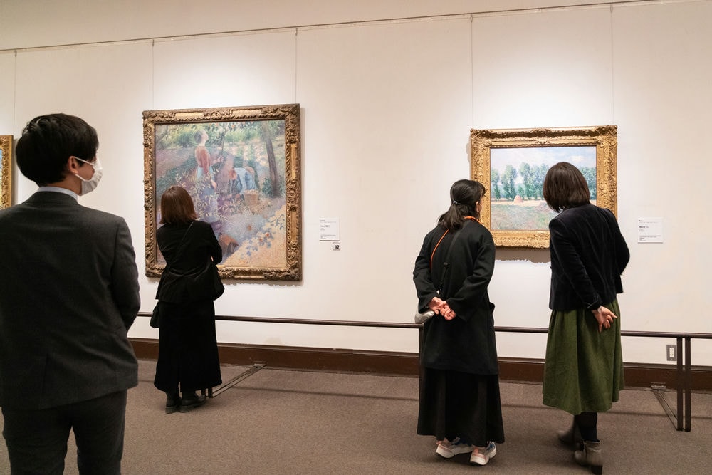大原美術館のビジネス研修 絵画鑑賞中