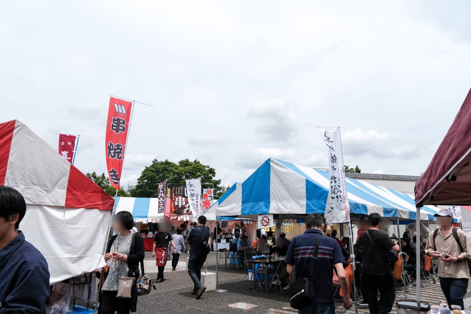 午前11時過ぎの会場のようす